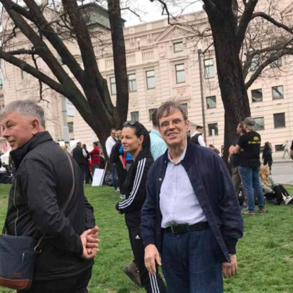 Na protestu i "lažni patriota" Koštunica FOTO