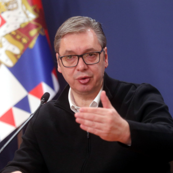 Vučić: Uspeli smo da odbranimo Srbiju, da sačuvamo mir; Građani ne žele nasilje i obojene revolucije VIDEO