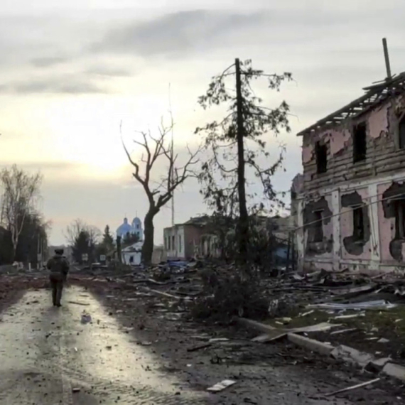 Evakuacija civila; Opkoljeni su; Žestoki udari, deo zemlje bez struje FOTO/VIDEO