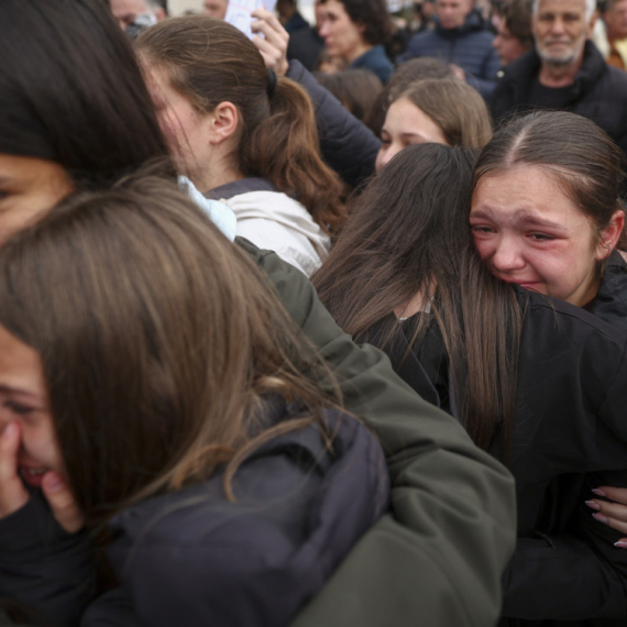 Tužne slike u Kočanima; Gradonačelnik podneo ostavku; U Srbiju stiže još pacijenata  FOTO/VIDEO