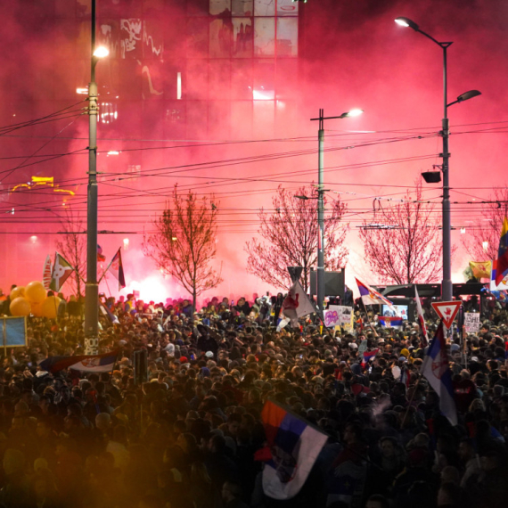 Novinari opozicionih medija šalju pisma i žale se po svetu FOTO