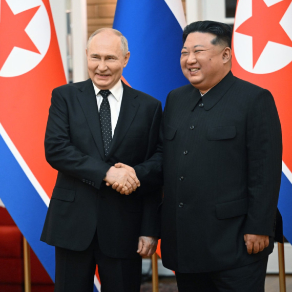 U svojstvu Putinovog izaslanika; Šojgu razgovarao sa Kim Džong Unom