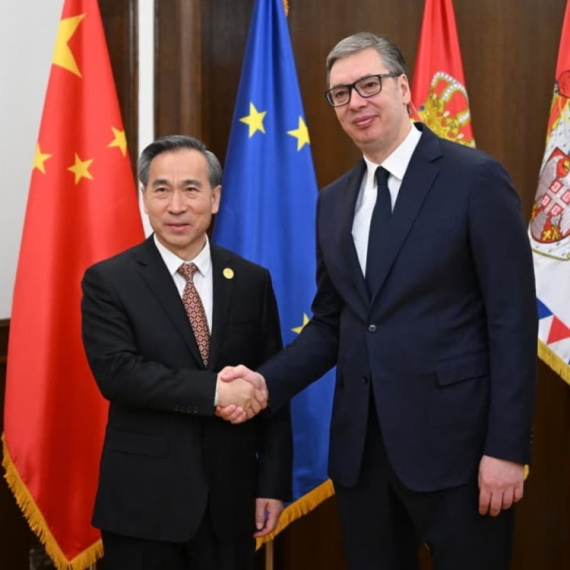 Vučić with Ren Hongbin: "The fast and efficient implementation of the Free Trade Agreement a priority" PHOTO