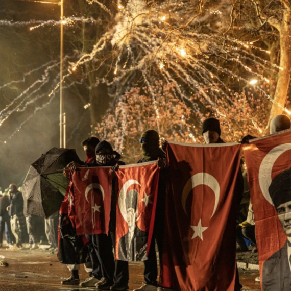 Turkey on the verge of collapse: Hundreds of thousands of people in the streets; This wasn't seen for decades