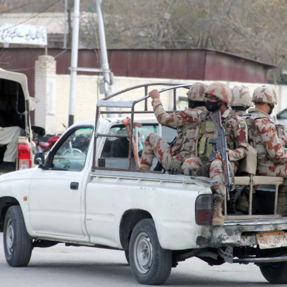 Mir na "tankom ledu"; Posle krvavih sukoba, Pakistan i Avganistan se složili o nastavku primirja