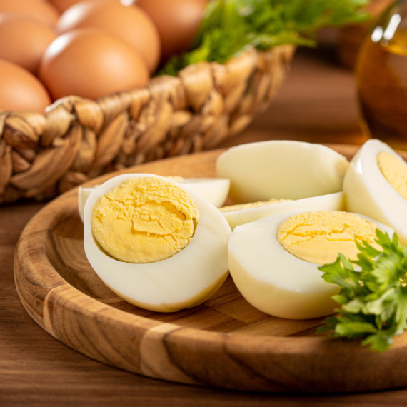 Nutricionisti otkrili: Ova jednostavna kombinacija hrane pred spavanje hrani mozak i omogućava dubok san