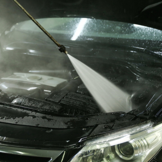 Kako oprati motor automobila i da li je to rizično?