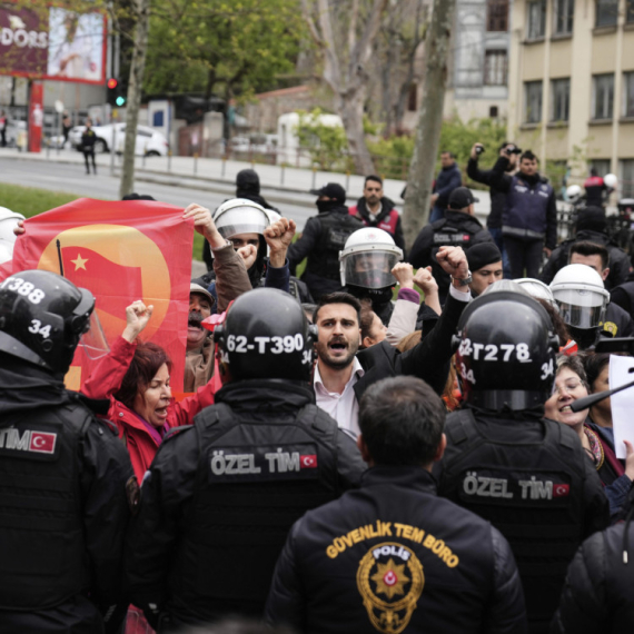 Haos u Turskoj; Policija na nogama: Privedene 384 osobe nakon sukoba na protestima VIDEO