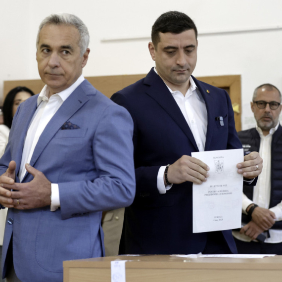 Otvorena birališta: Rumuni biraju predsednika