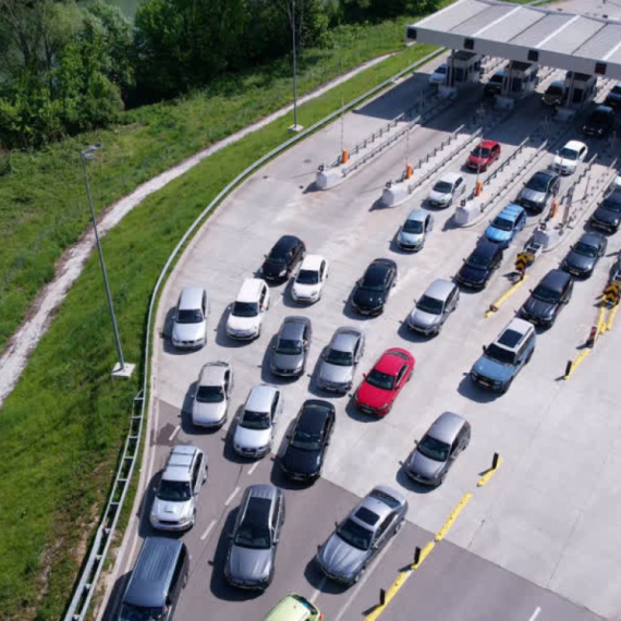 Povratak s praznika usijao auto–put: Jedna brojka sve govori – 18.000