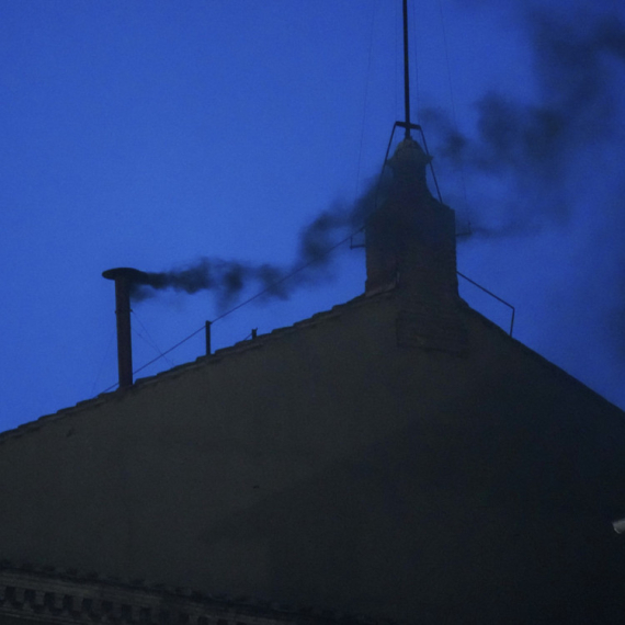 Dok je svet čekao dim, pojavio se on FOTO