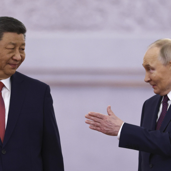 Si i Putin su stali jedan pored drugog i rekli: Branićermo... VIDEO