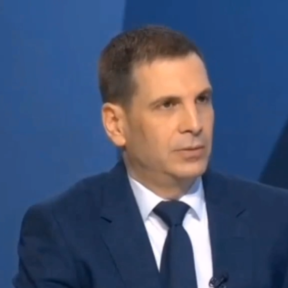 Jovanović ne zna gde udara; Iznervirali ga blokaderi, narod Srbije nazvao "polusvetom" VIDEO