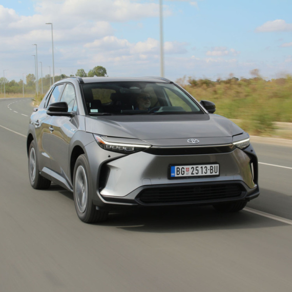 Test: Električna Toyota bZ4X – vožnja bez stresa