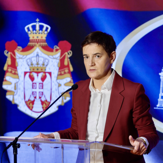 Brnabić: Ljudi vole i cene Aleksandra Vučića jer nosi barjak slobode, a blokaderi barjak podaništva FOTO/VIDEO
