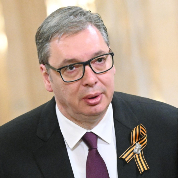 Svetski lideri u Aleksandrovskoj bašti: Vučić sa Ficom položio cveće na Grob neznanog junaka VIDEO