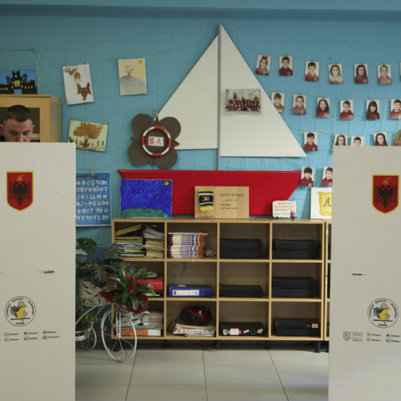 Albanija bira parlament: Edi Rama VS najjača koalicija