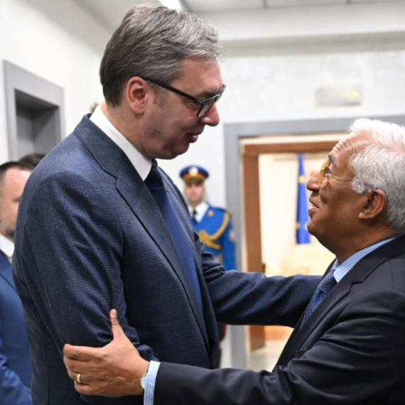 Vučić dočekao Koštu: Razgovaraćemo o ključnim pitanjima odnosa Srbije i EU FOTO