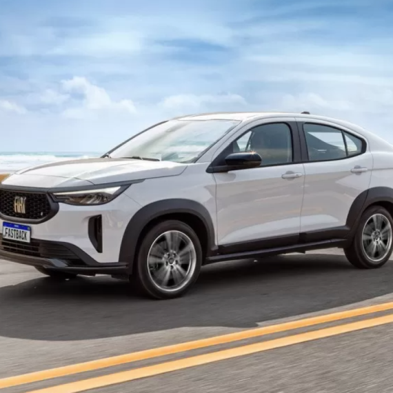 Novi Fiat Fastback pozajmljuje rešetke od Maseratija FOTO