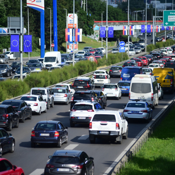 Na Batrovcima teretnjaci čekaju dva sata, na Šidu sat vremena