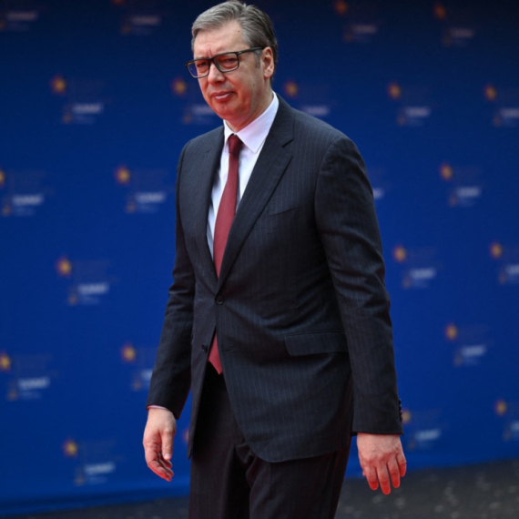 Crnogorska novinarka postavila Vučiću provokativno pitanje, on joj očitao bukvicu: "Naravno da odoše" VIDEO