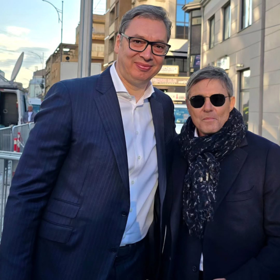 Vučić: "Hvala Piksiju i mnogim legendama Niša što su uvek uz Srbiju" FOTO