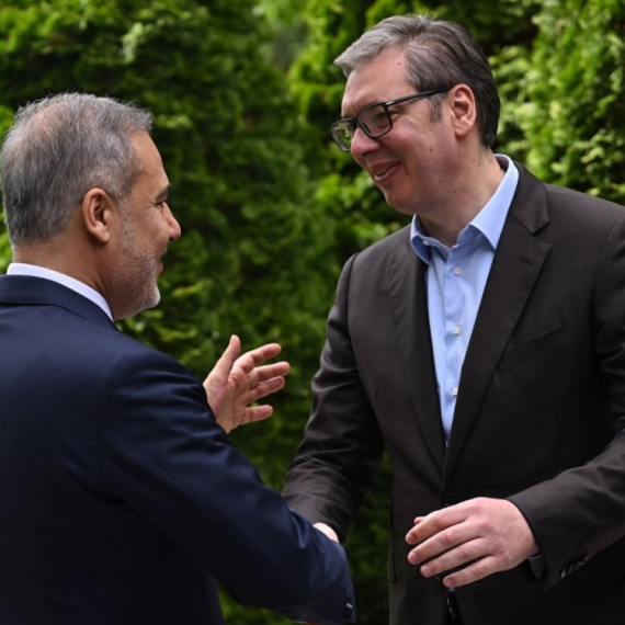 Vučić se sastao sa Fidanom: "Srbija posebno pridaje značaj odnosima sa Turskom" FOTO