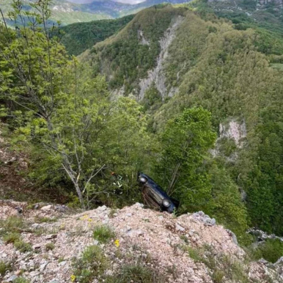 Povređen i promrzao satima visio iznad ambisa, neverovatno šta je Bogdan (62) preživeo