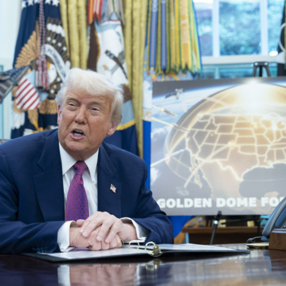 Trampova "Zlatna kupola" u problemu