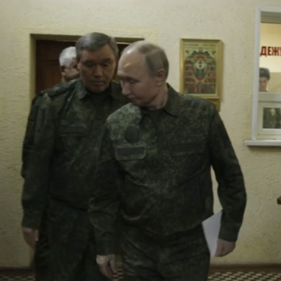Putin at the battlefield?; "They are idiots" PHOTO/VIDEO