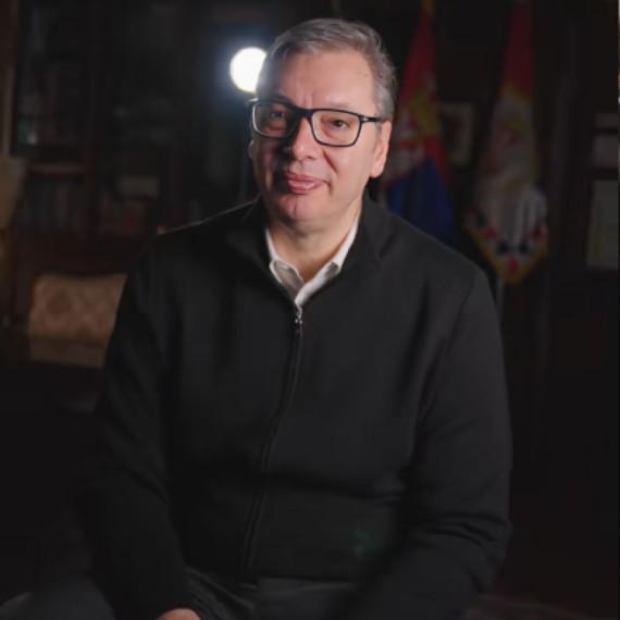 Vučić odgovarao na pitanja pratilaca: Ne dam škodu za 500 evra, vredi više; Ništa lepše od parizera i majoneza