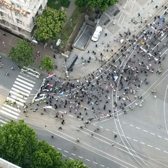 Propao skup blokadera; Fotografije iz vazduha otkrile koliko ih je FOTO
