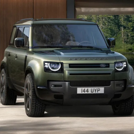 Land Rover Defender našminkan za 2025 FOTO