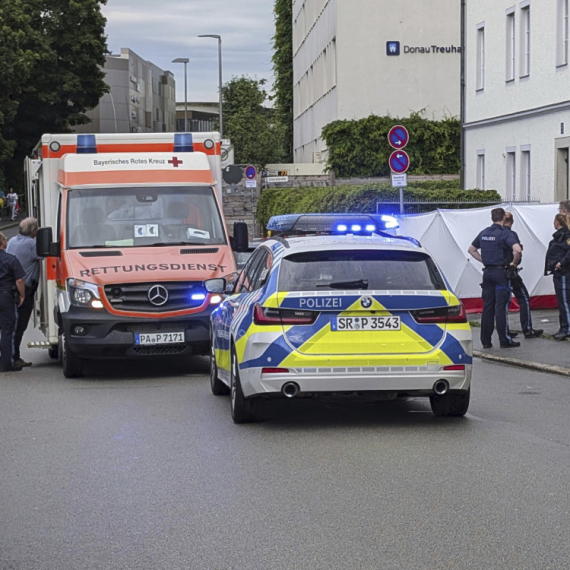 Užas u Nemačkoj: Automobil uleteo među ljude, više osoba povređeno