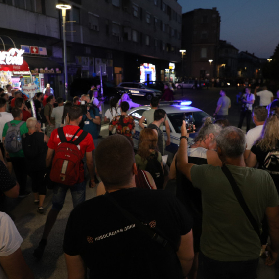 U Kosjeriću novinari pojedinih medija bili blokirani u zgradi opštine