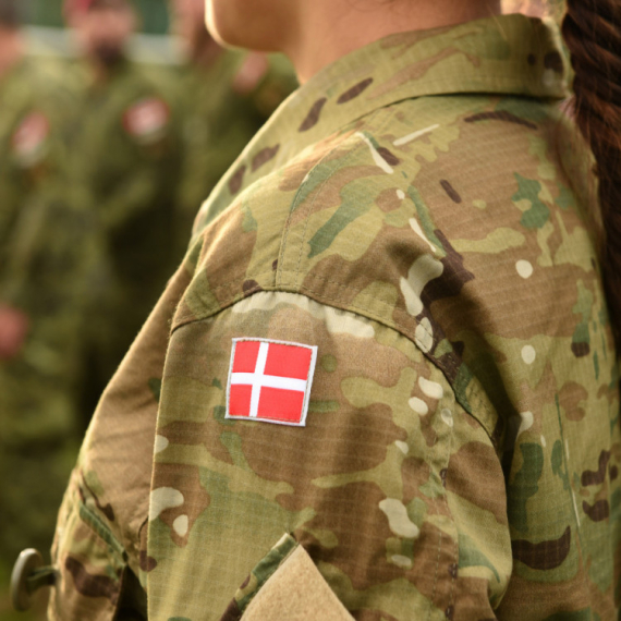 Uvedeno obavezno služenje vojnog roka za žene