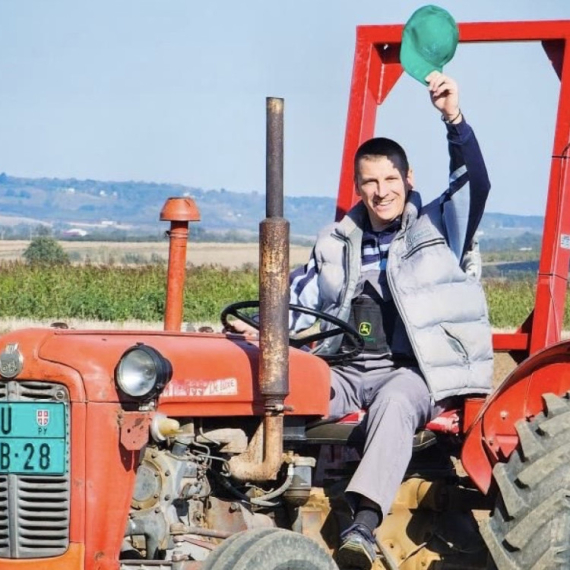 Neverovatno otkriće u selu Rivica: Pronašao novčić od 50 para iz bivše SFRJ FOTO