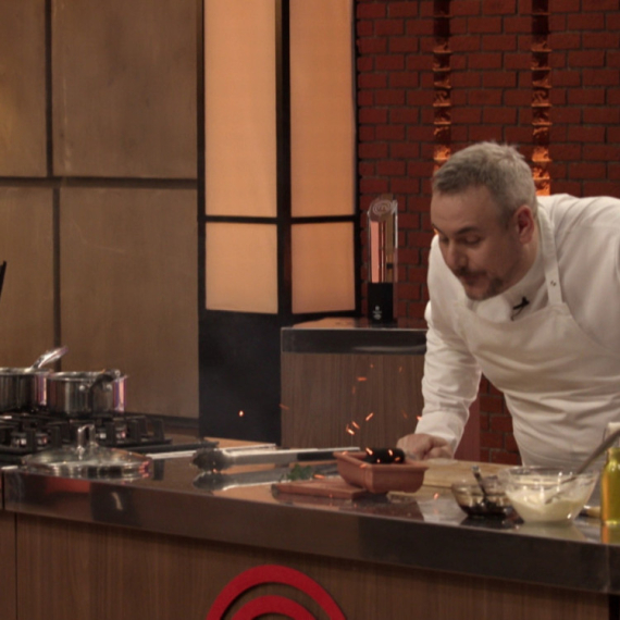 U kuhinji "MasterChefa" stigao Božić? Šta su to takmičari morali da zapale?