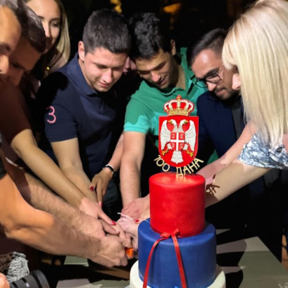 Studenti koji žele da uče obeležili 100 dana u Pionirskom parku FOTO