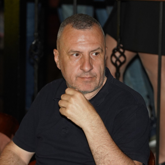 Poznati voditelj doživeo infarkt na terenu FOTO