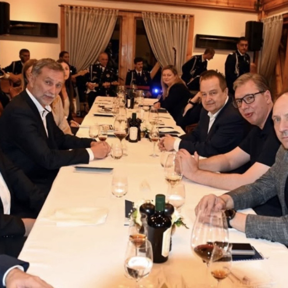 Vučić sa Janošem Balogom: Preneo sam ogromnu zahvalnost i pozdrave Viktoru Orbanu FOTO