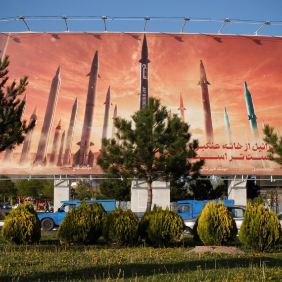 Iran u panici: Beže s interneta