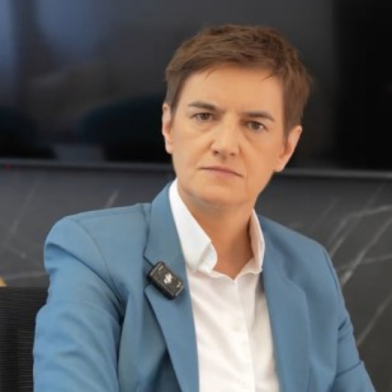 Brnabić objavila šaljiv video na TikToku: Ovako izgledaju pripreme za sednicu Skupštine VIDEO
