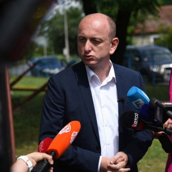 Slučaj "crnih trojki" trese CG; Knežević: Krivični zakonik sam proučavao u zatvoru, a ne na NVO seansama