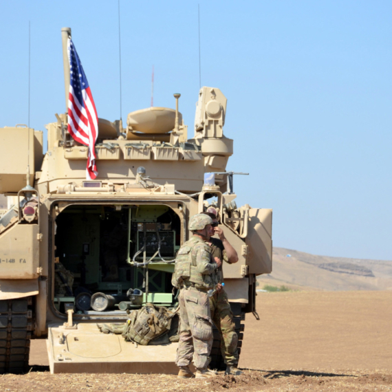 Eksplozije odjekuju i u Bahreinu i Abu Dabiju: Na meti američka vojna baza VIDEO