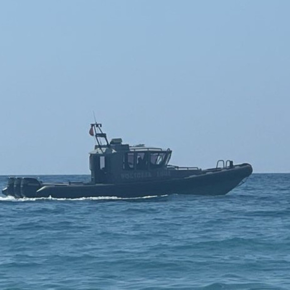 Filmska scena na Jadranu: Begunac bežao na jedrilici; Hitno reagovao Interpol