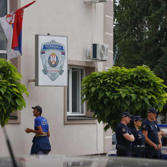 "Branio sam biračku kutiju od 200 blokadera, pucali su, a i danas me terorišu "