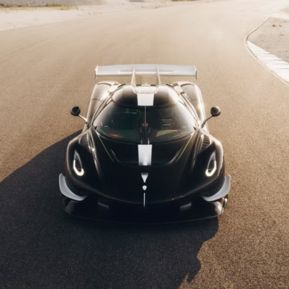 Novi Koenigsegg hiperautomobil: Ova "zver" može da se vozi na bilo kom putu FOTO