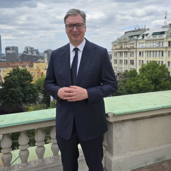 Vučić: "Vidovdan na poslu. Čast i ponos" FOTO