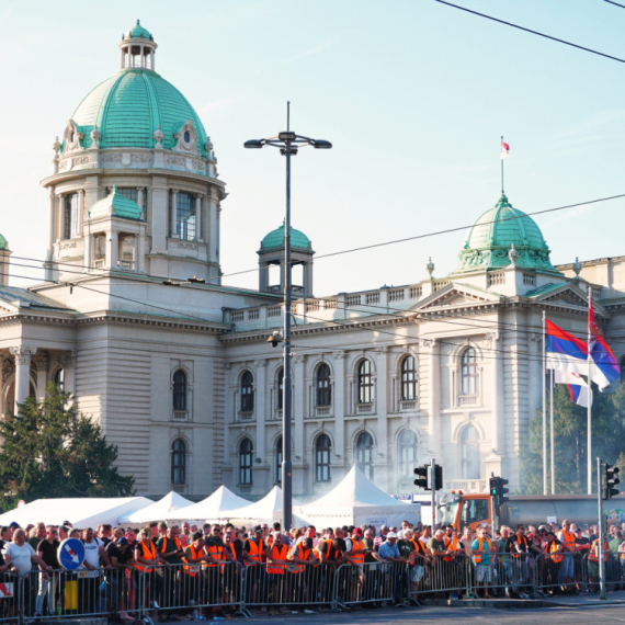 Završen program književne večeri: Za kraj projekcija filma "Svedoci vekova-Visoki Dečani" FOTO